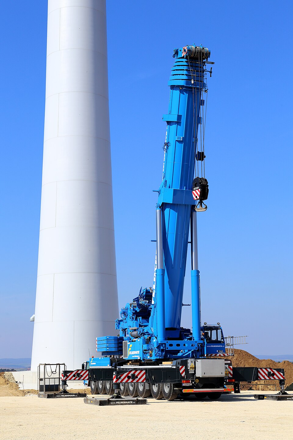All-terrain mobile crane